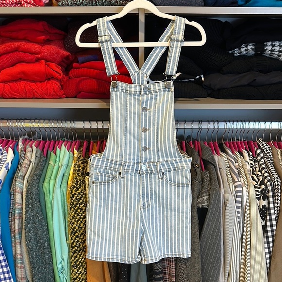 Guess white/blue striped denim shorts overall size 27 - Picture 1 of 4